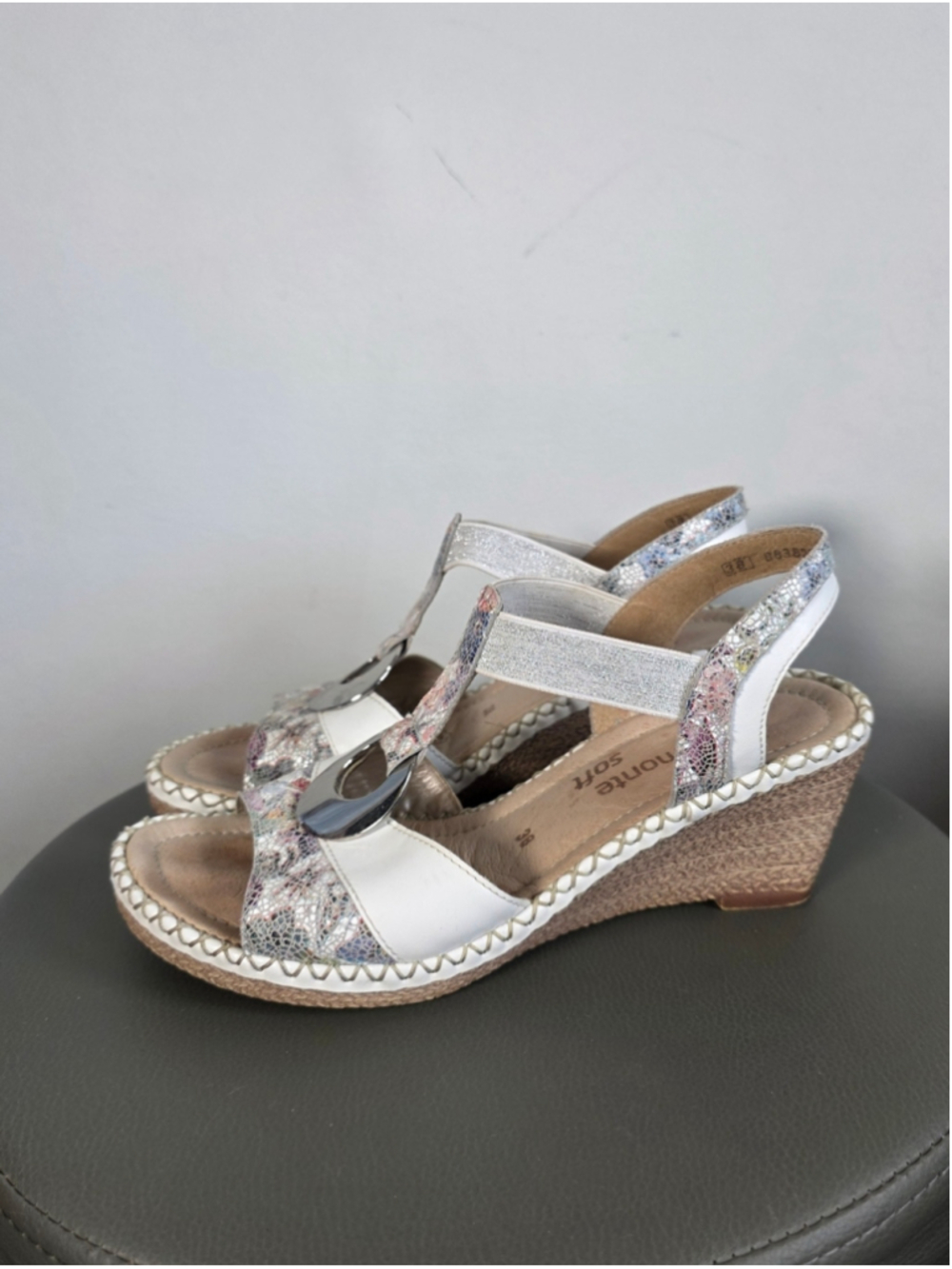 Remonte Soft Wedge Sandals Womens Size 38 US 7 White Multi Leather Comfort